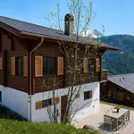 Montis Casa de Férias